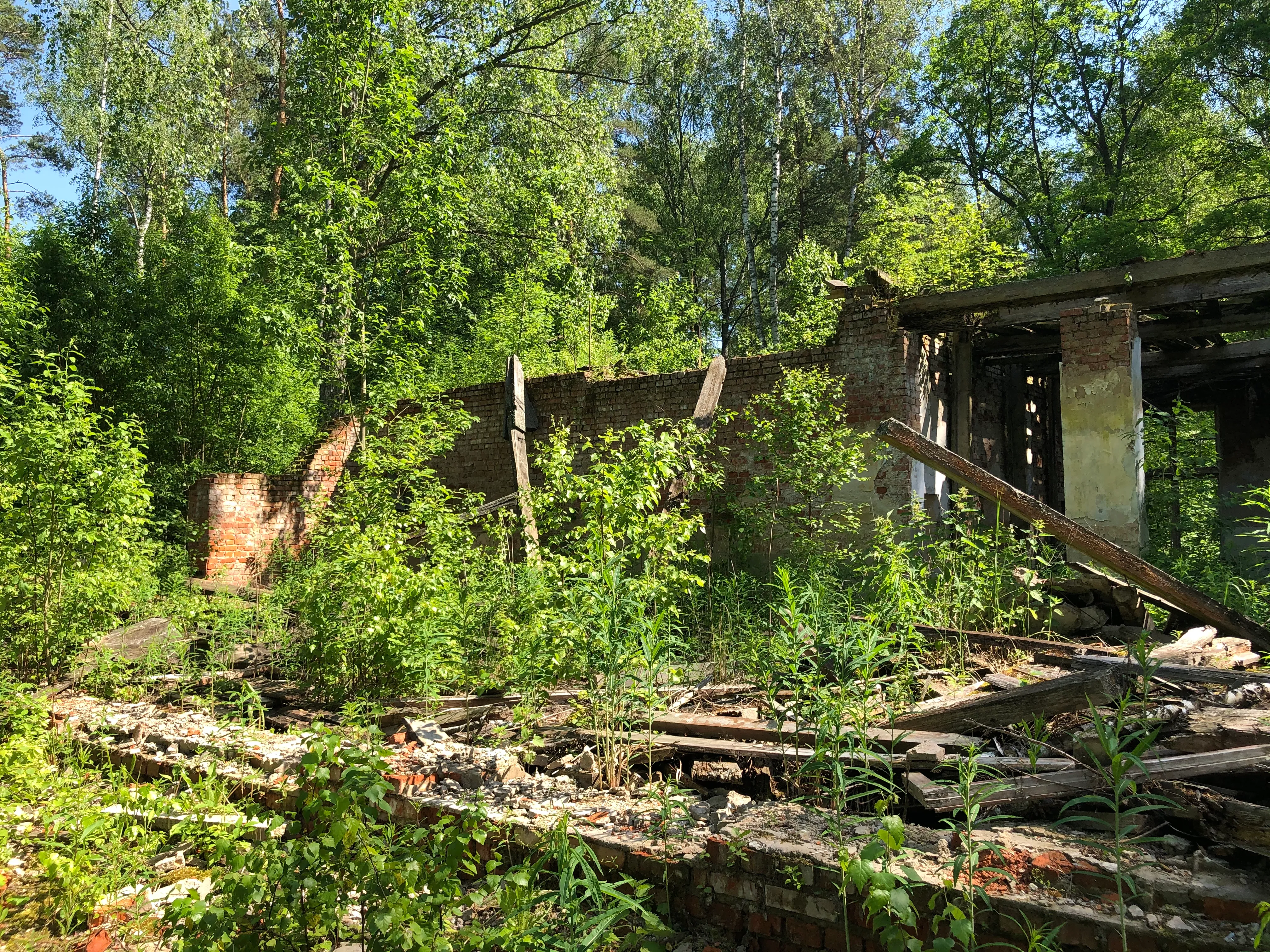 Недвижимое имущество, продается единым лотом, расположенное по адресу: Московская обл., Серпуховский р-н