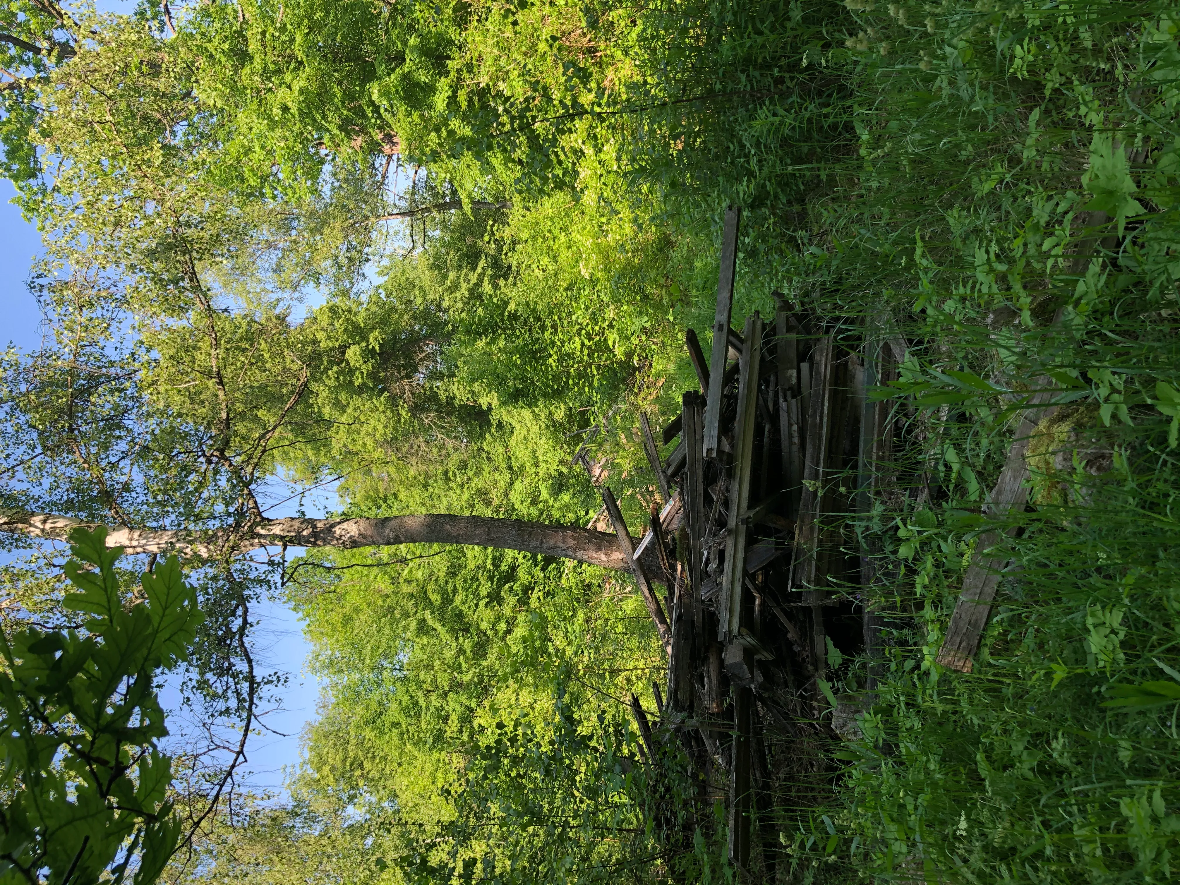 Недвижимое имущество, продается единым лотом, расположенное по адресу: Московская обл., Серпуховский р-н